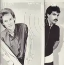 LP - Daryl Hall & John Oates - Voices - embossed cover