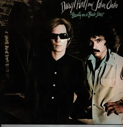Daryl Hall & John Oates - Beauty on a Back Street