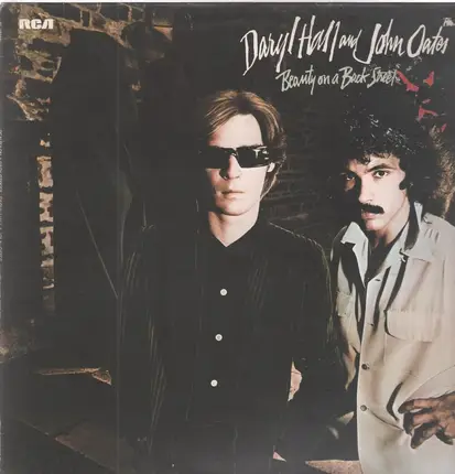 Daryl Hall & John Oates - Beauty on a Back Street