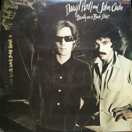 Daryl Hall & John Oates - Beauty On A Back Street