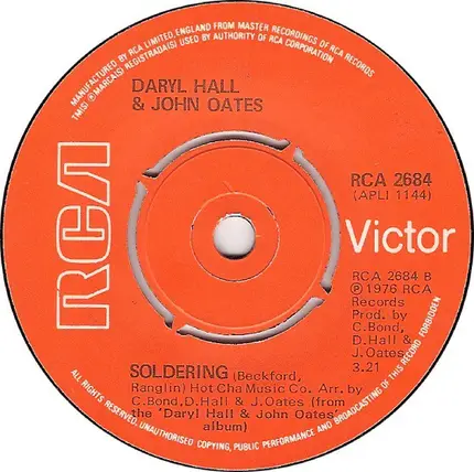 Daryl Hall & John Oates - Gino (The Manager)