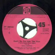 7'' - David Garrick - Don't Go Out In The Rain / Theme For A Wishing Heart