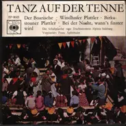 Die Schuhplattler Vom Trachtenverein Alpinia Salzburg - Tanz Auf Der Tenne