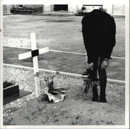 Dum Dum Girls - Stiff Little Fingers / Dream Away Life
