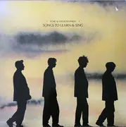 LP - Echo & The Bunnymen - Songs To Learn & Sing - Booklet