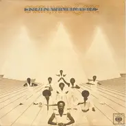 Earth, Wind & Fire - Sing A Song / That's The Way Of The World / Shinin' Star (Live) / Biyo