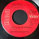 7inch Vinyl Single - Eddy Arnold - The Tip Of My Fingers / Somebody Like Me