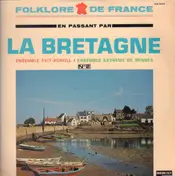 Bagad Kadoudal De La Kevrenn De Rennes - En Passant Par La Bretagne