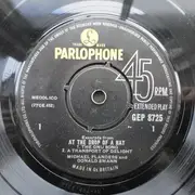 7inch Vinyl Single - Flanders & Swann - Excerpts From 'At The Drop Of A Hat'