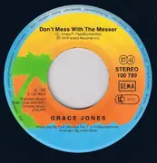 7'' - Grace Jones - On Your Knees