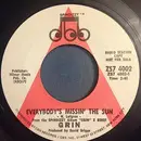 7inch Vinyl Single - Grin - Everybody's Missin' The Sun