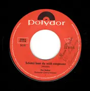 7inch Vinyl Single - Gus Backus - Schatzi, Hast Du Mich Vergessen / Das Ist Very Good - Mono