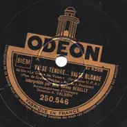 Hélène Regelly - Mets ta Tête Sur Mon Épaule / Valse Tendre... Valse Blonde