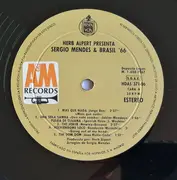 LP - Herb Alpert Presents Sérgio Mendes & Brasil '66 - Herb Alpert Presents Sergio Mendes & Brasil '66