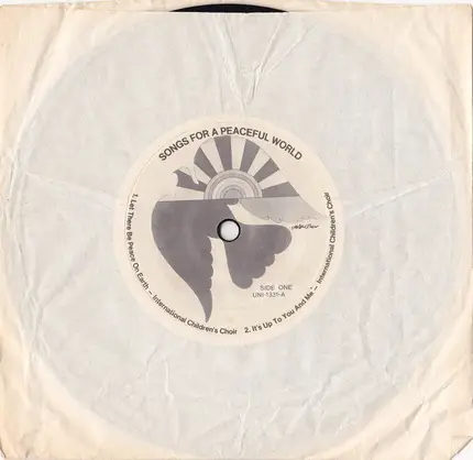International Children's Choir / The Hillside Singers / The Tucson Boys Choir / Tom T. Hall - Songs For A Peaceful World