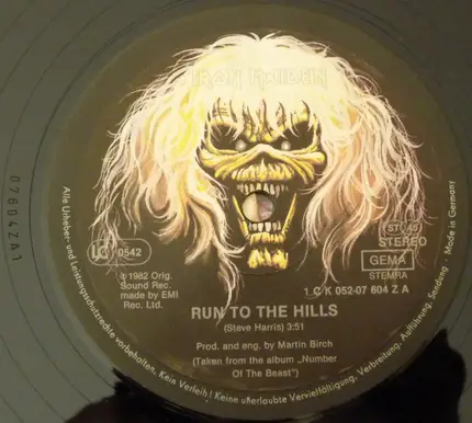 Iron Maiden - Run To The Hills