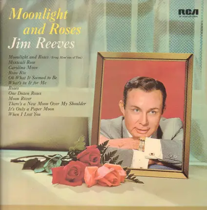 Jim Reeves - Moonlight and Roses