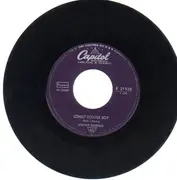 7inch Vinyl Single - Johnny Deerfield - Lonely Soldier Boy / South Of The Border