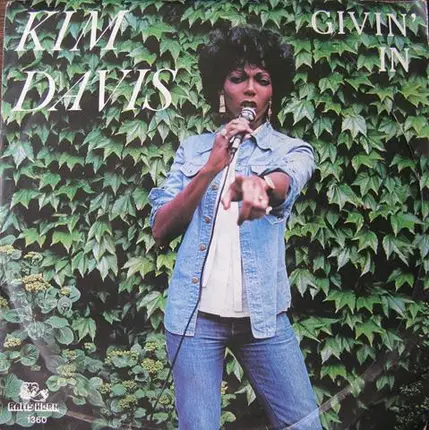 Kim Davis - Givin' In / Just For The Night