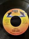 7inch Vinyl Single - Kirk Davis / Zumjay - Love It / Gal Yuh Nah