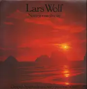 Lars Wolf - Never Gonna Give Up