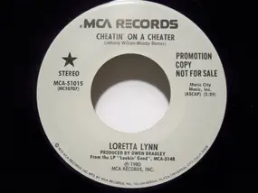 Loretta Lynn - Cheatin' On A Cheater