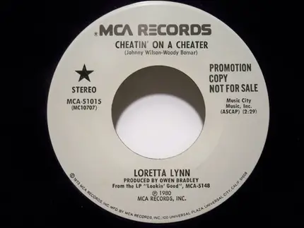 Loretta Lynn - Cheatin' On A Cheater
