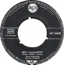 7inch Vinyl Single - Louis Armstrong And His Orchestra - Ain't Misbehavin'