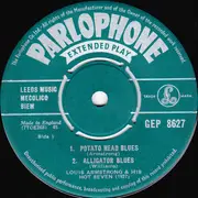 7inch Vinyl Single - Louis Armstrong & His Hot Seven - Louis Plays The Blues