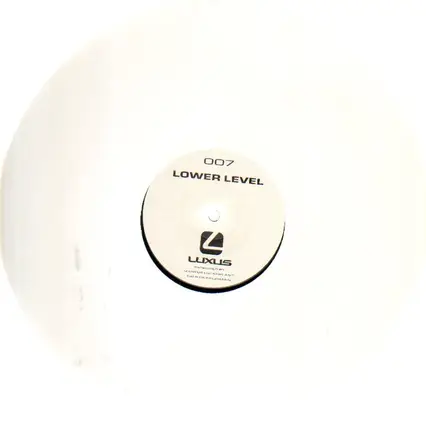 Lower Level - Luxus 007