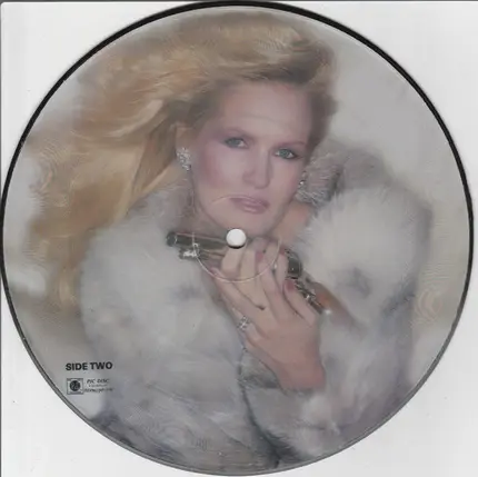 Lynn Anderson - Isn't It Always Love / A Child With You Tonight