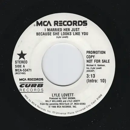 Lyle Lovett - I Married Her Just Because She Looks Like You