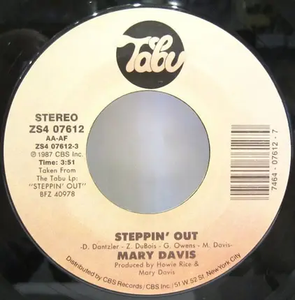 Mary Davis - Steppin' Out
