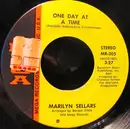 7'' - Marilyn Sellars - One Day At A Time