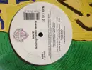 12inch Vinyl Single - Maze Featuring Frankie Beverly - Love's On The Run (Remix)