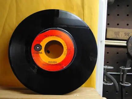 Melba Montgomery - We Don't Live Here Anymore / He's My Man