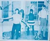 Metropak - Looking - Walking