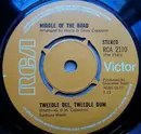 7'' - Middle Of The Road - Tweedle Dee, Tweedle Dum - Push-out centre