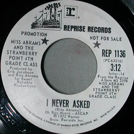 Miss Abrams And The Strawberry Point 4th Grade Class - Wonder / I Never Asked