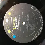 LP - Mitch Miller with Jimmy Carroll And His Orchestra - Mitch Miller Presents Kiss Me I'm Italian
