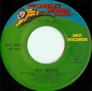 7inch Vinyl Single - Neil Sedaka - Steppin' Out / I Let You Walk Away