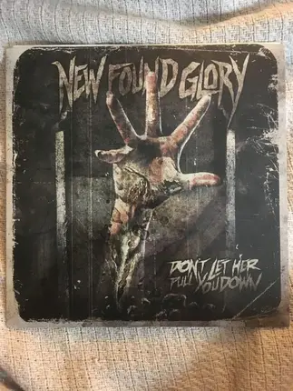 New Found Glory - Don't Let Her Pull You Down