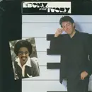 7inch Vinyl Single - Paul McCartney - Ebony And Ivory - Solid Centre