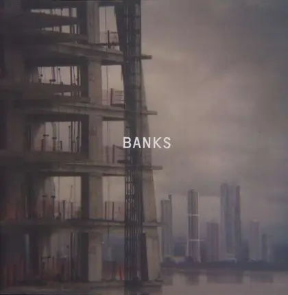 PAUL BANKS - Banks