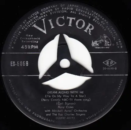 Perry Como , with Mitchell Ayres And His Orchestra , and The Ray Charles Singers - Somebody Up There Likes Me