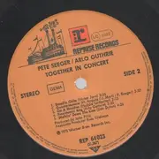 Double LP - Pete Seeger & Arlo Guthrie - Pete Seeger & Arlo Guthrie Together In Concert