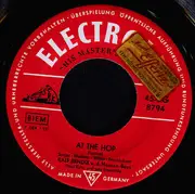 7inch Vinyl Single - Ralf Bendix U.D. Die Hansen Boys - At The Hop