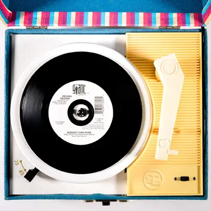 Regina Regina - Right Plan, Wrong Man / Border Town Radio