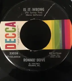 Ronnie Dove - Is It Wrong (For Loving You) / Lilacs In Winter