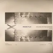 Ronnie Play - Walking On The Sunshine